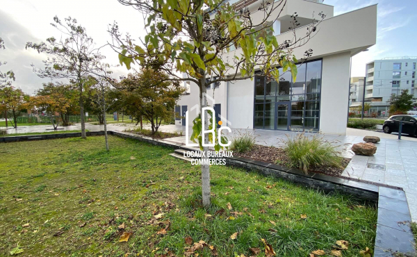 Angers Nord - Local commercial 143 m² à louer