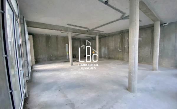 Nantes Ile de Nantes CHU - À vendre local commercial 116 m²