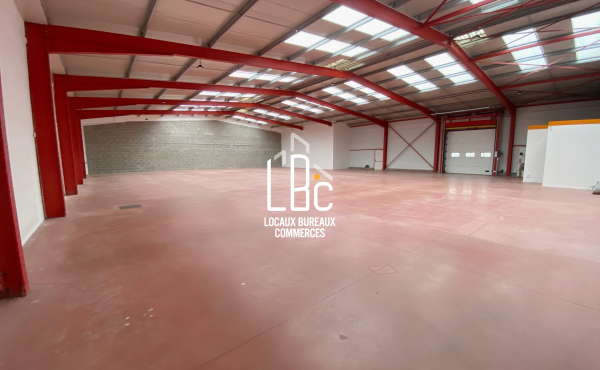 Châteaubriant - À louer local commercial 709 m²